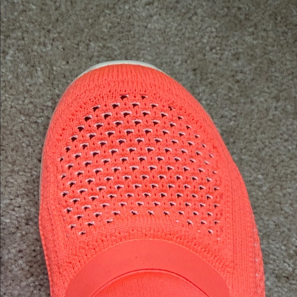 APL TechLoom Tracer Bright Coral Sneakers - Picture 7 of 10